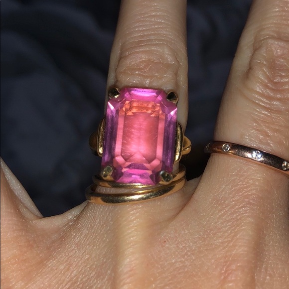 Jewelry - Vintage Pink/Gold Ring
